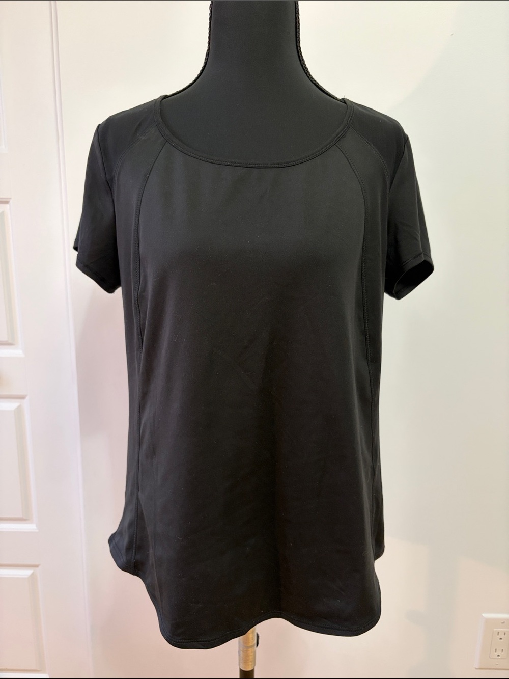 Scoop Neck Short Sleeve Top in Black